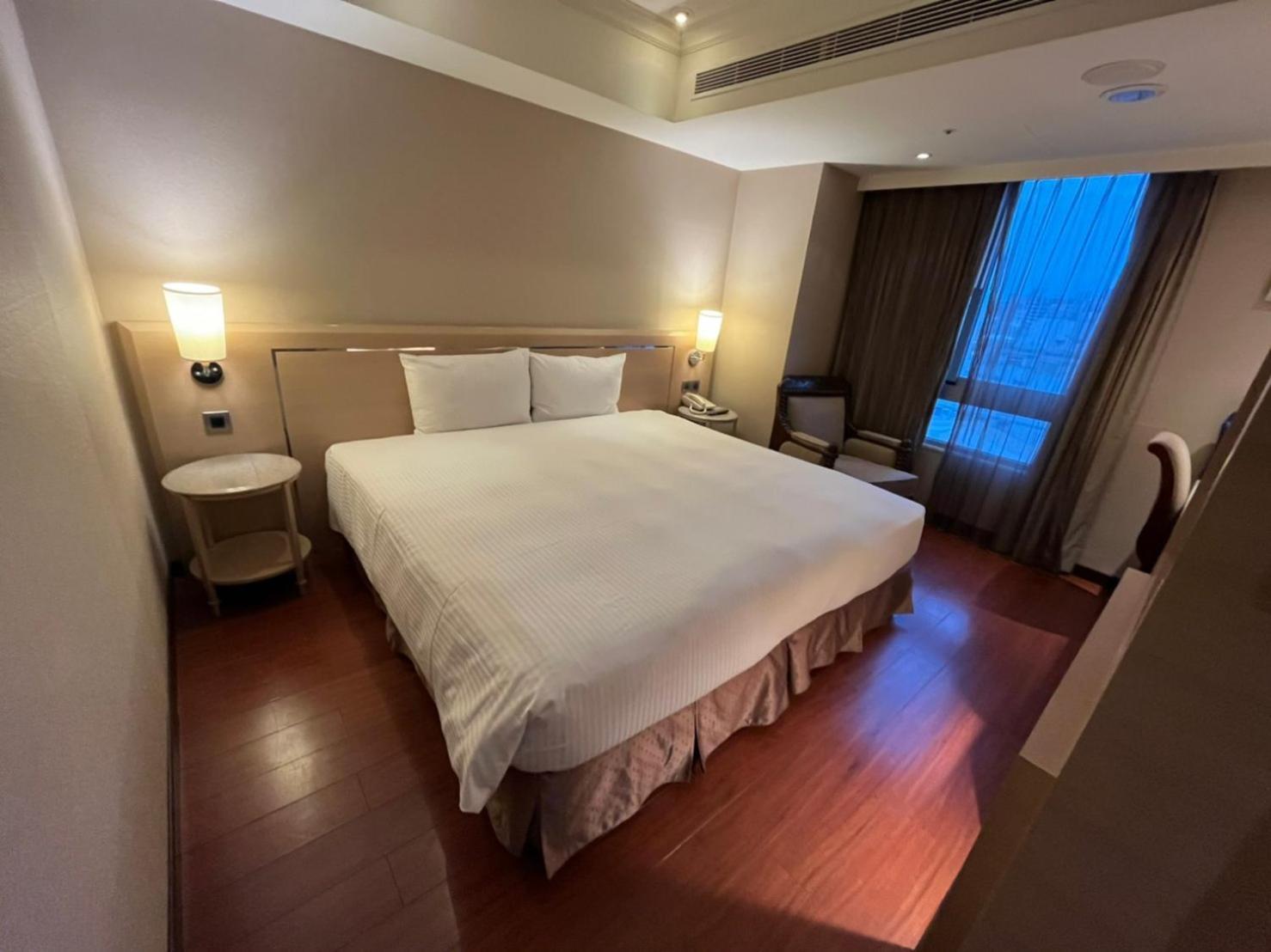 Taichung Charming City Hotel Екстер'єр фото