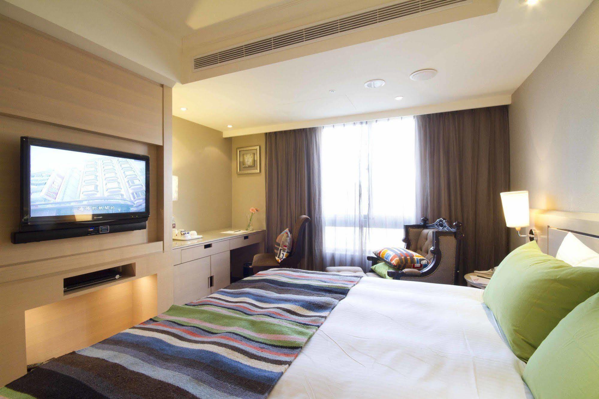 Taichung Charming City Hotel Екстер'єр фото